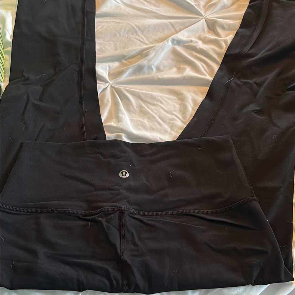 Lululemon Black Wunder Under Crops